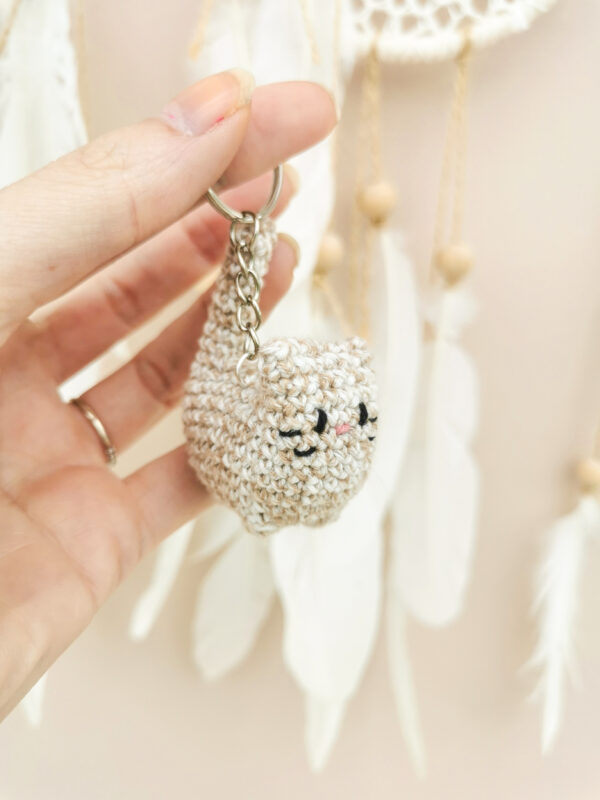 Porte-clés chat beige et blanc