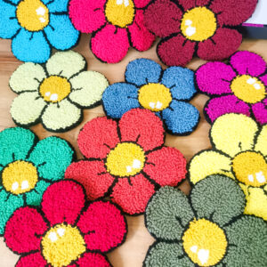 N Sous-verre fleur punchneedle