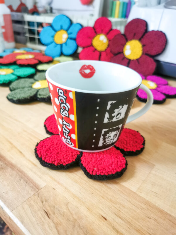 N Sous-verre fleur punchneedle