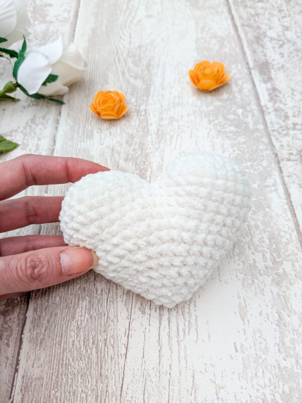N Peluche coeur au crochet crème