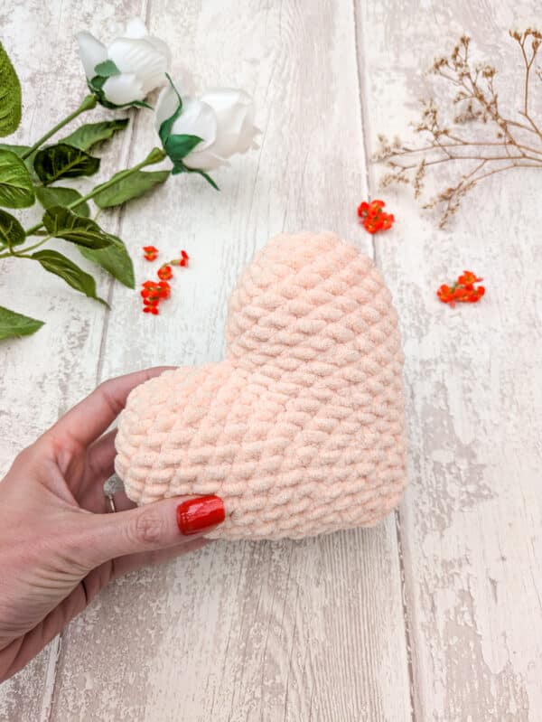 Peluche coeur beige