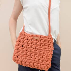 Pose avec sac bandoulière Terracotta