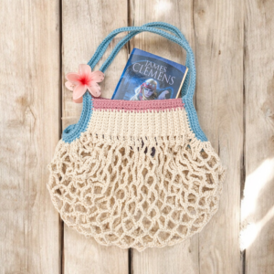 sac-filet-fait-main-beige-et-bleu