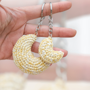 Porte-cles-lune-fait-main