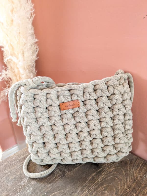 sac-bandouliere-gris-fait-main
