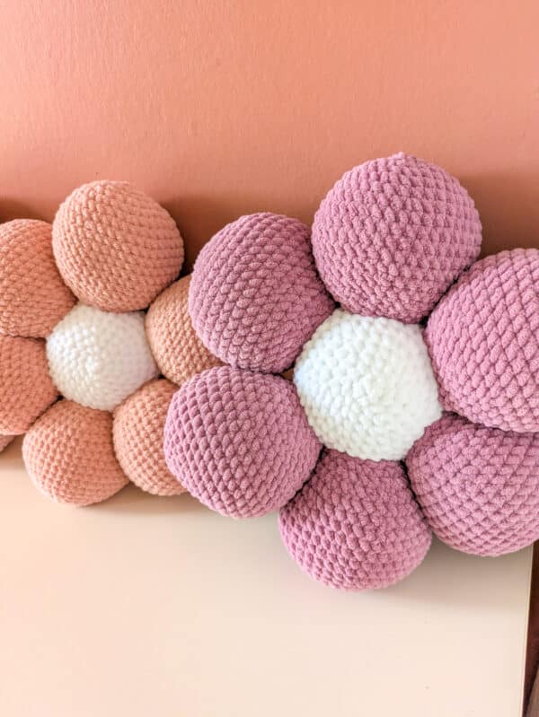Coussin fleur fait-main girly rose
