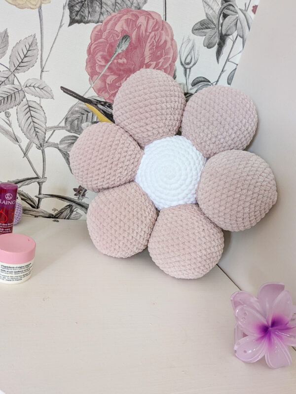 Coussin décoratif fleur girly fait main