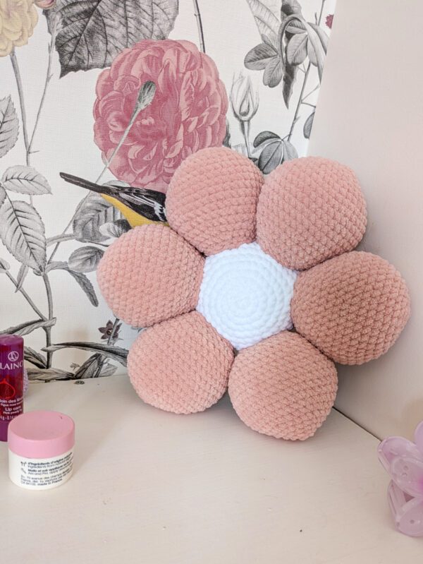 Coussin décoratif fleur girly fait main
