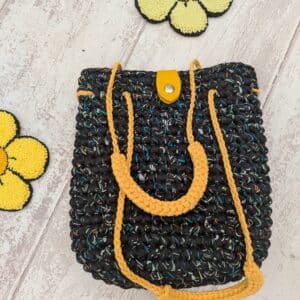 sac crochet fait main noir et jaune