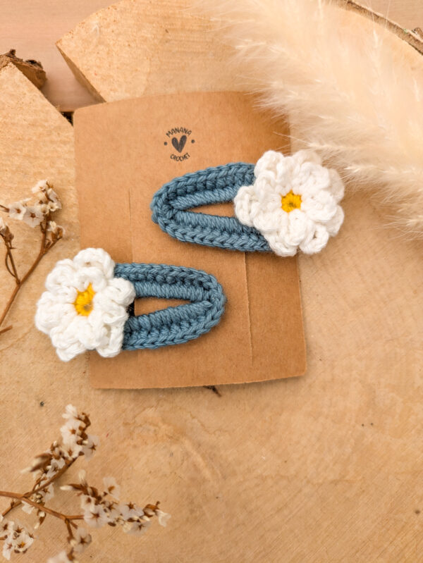 Barrettes à cheveux bleu clair motif fleurs fait main