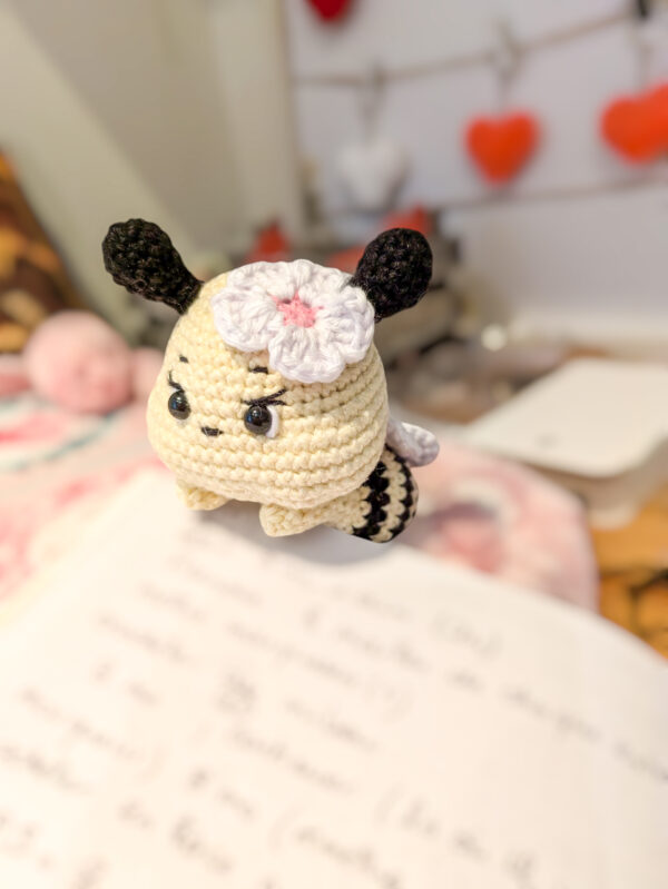 Abeille fait main au crochet mignonne à suspendre