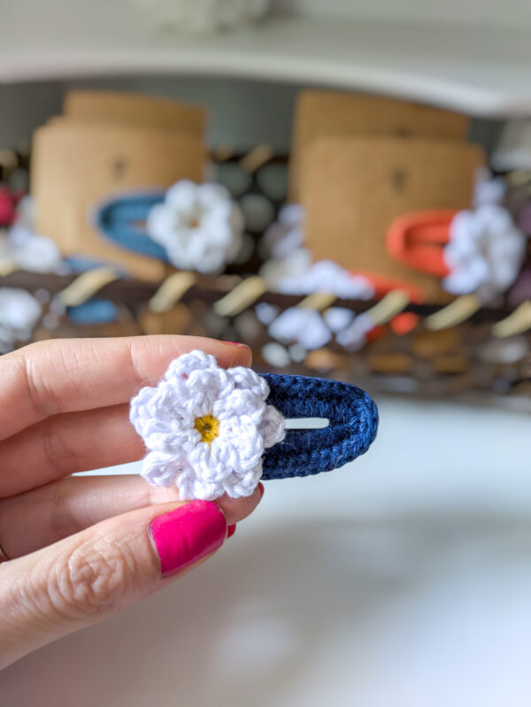 Barrettes à cheveux bleu motif fleurs fait main