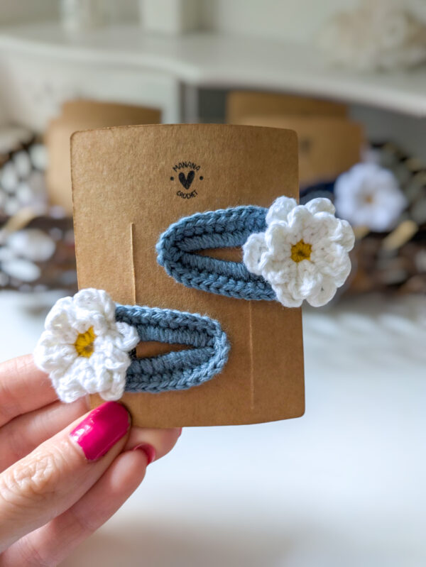 Barrettes à cheveux bleu clair motif fleurs fait main