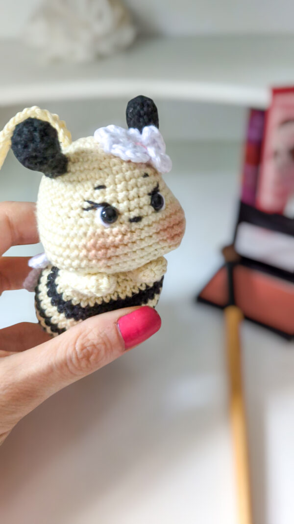 Abeille fait main au crochet mignonne à suspendre