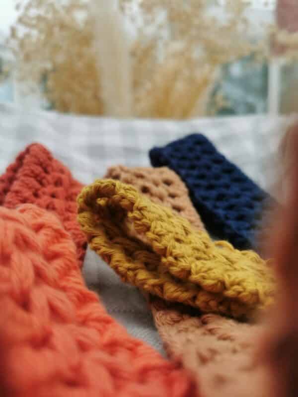 Bandeau-cheveux-girly-au-crochet