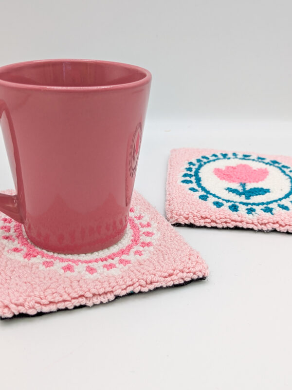 Sous-verres rose fait main au punchneedle