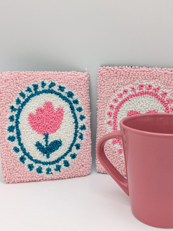 Sous-verres rose fait main au punchneedle