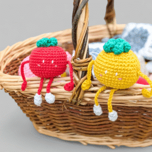 tomate-rigolote-decorative-au-crochet