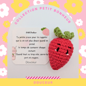 fraise-amigurumi-calin-de-poche